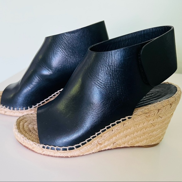 Céline Paris Sandal 🌸 - Picture 2 of 5